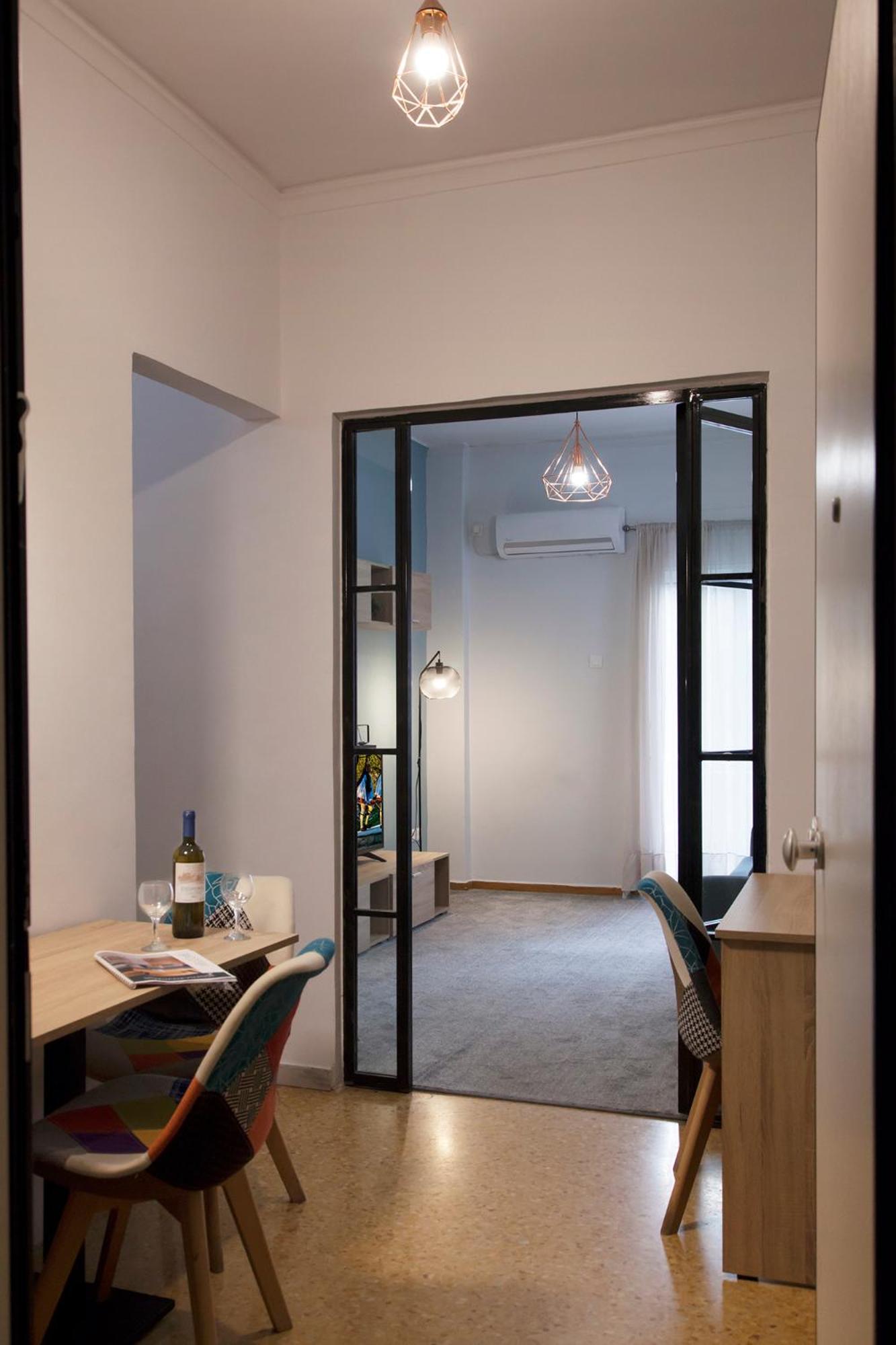 Suite 04 - Smart Cozy Suites - In The Heart Of Athens - 5 Minutes From Metro Buitenkant foto